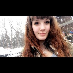 Meet your Posher, Hannah